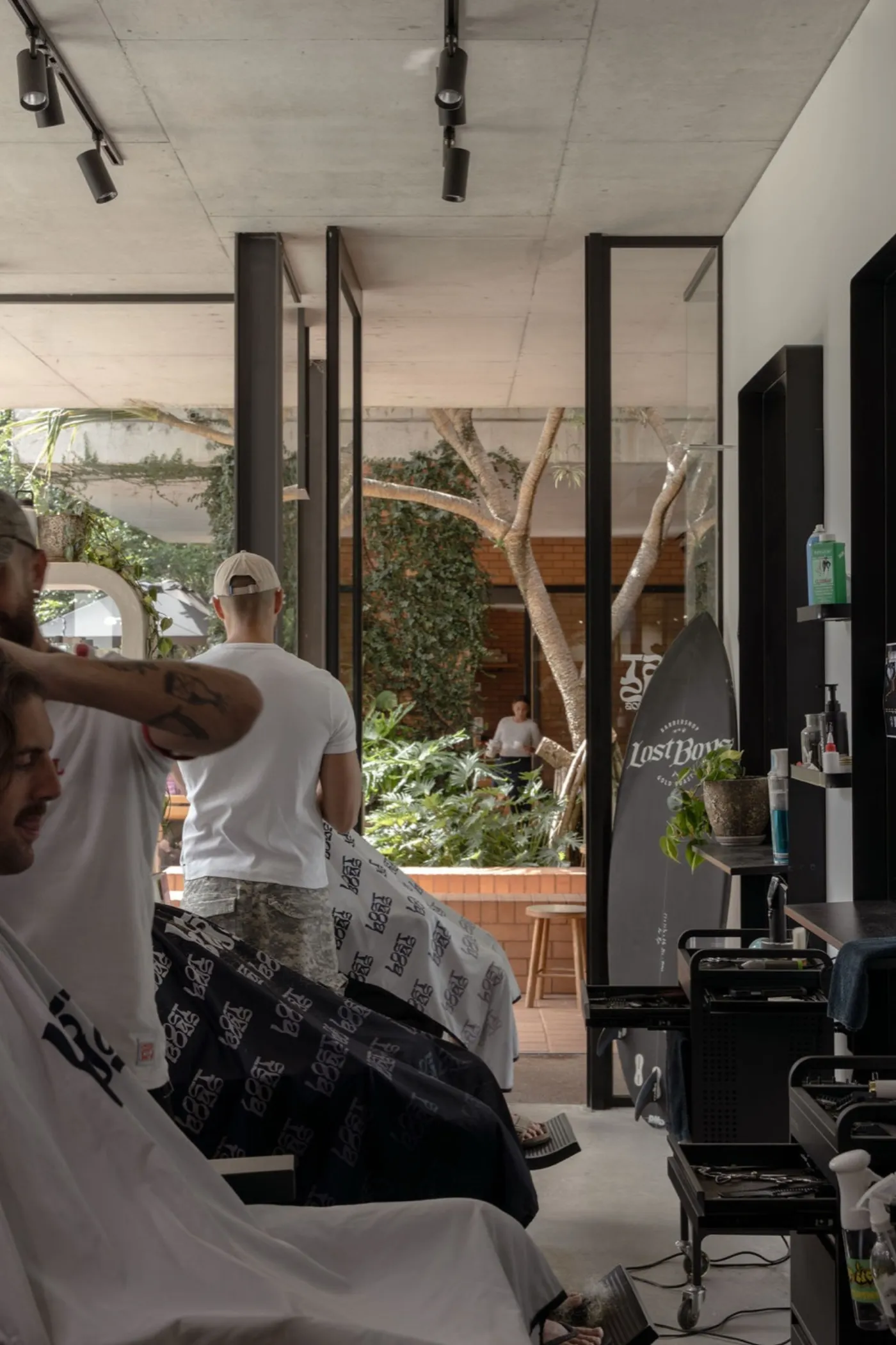 Barber at work at Lost Boys, Cornerstone Stores Tugun